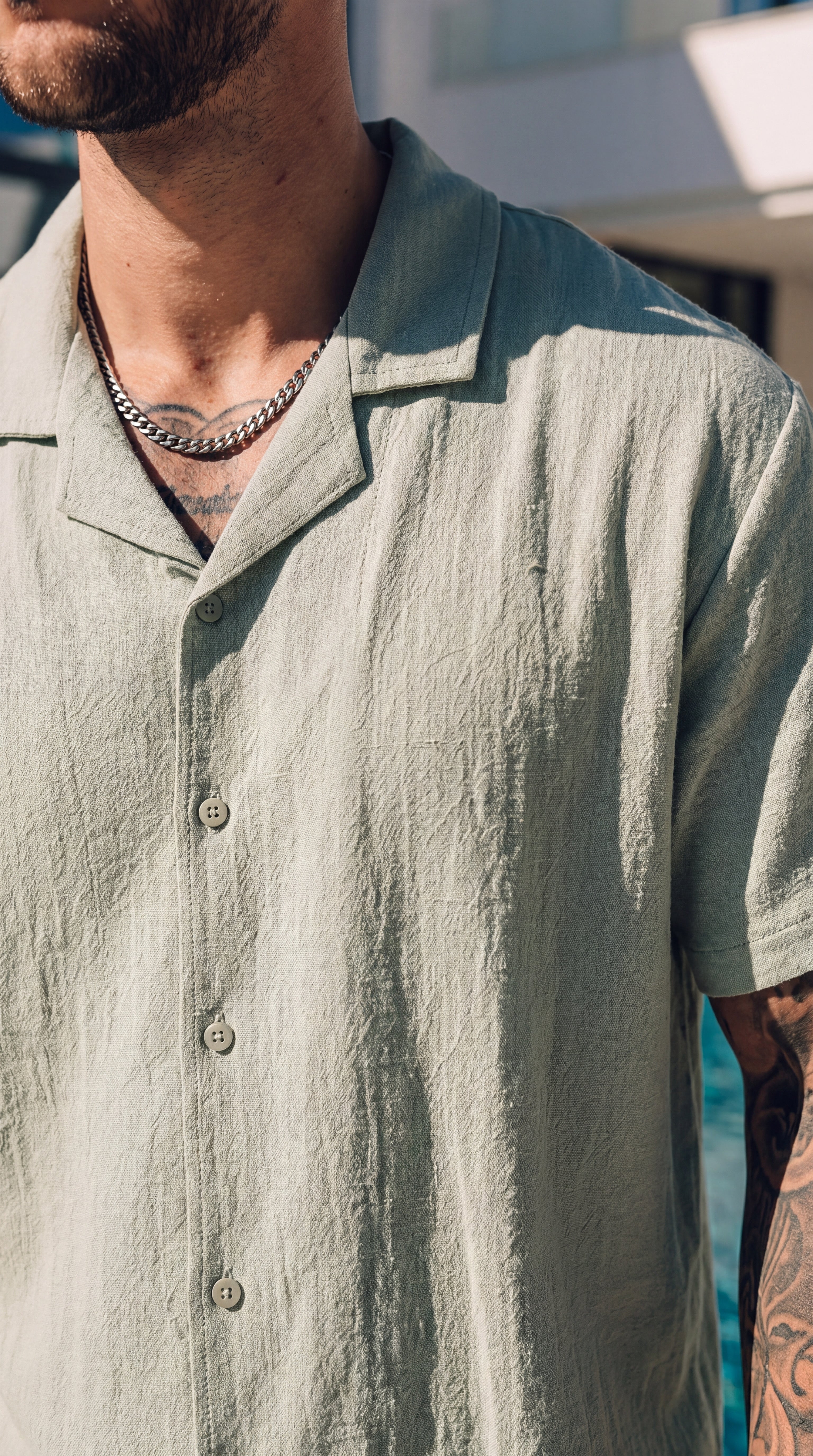 Set de Verano para Hombre – Camisa y Shorts de Color Sólido, Estética Vintage y Sofisticada